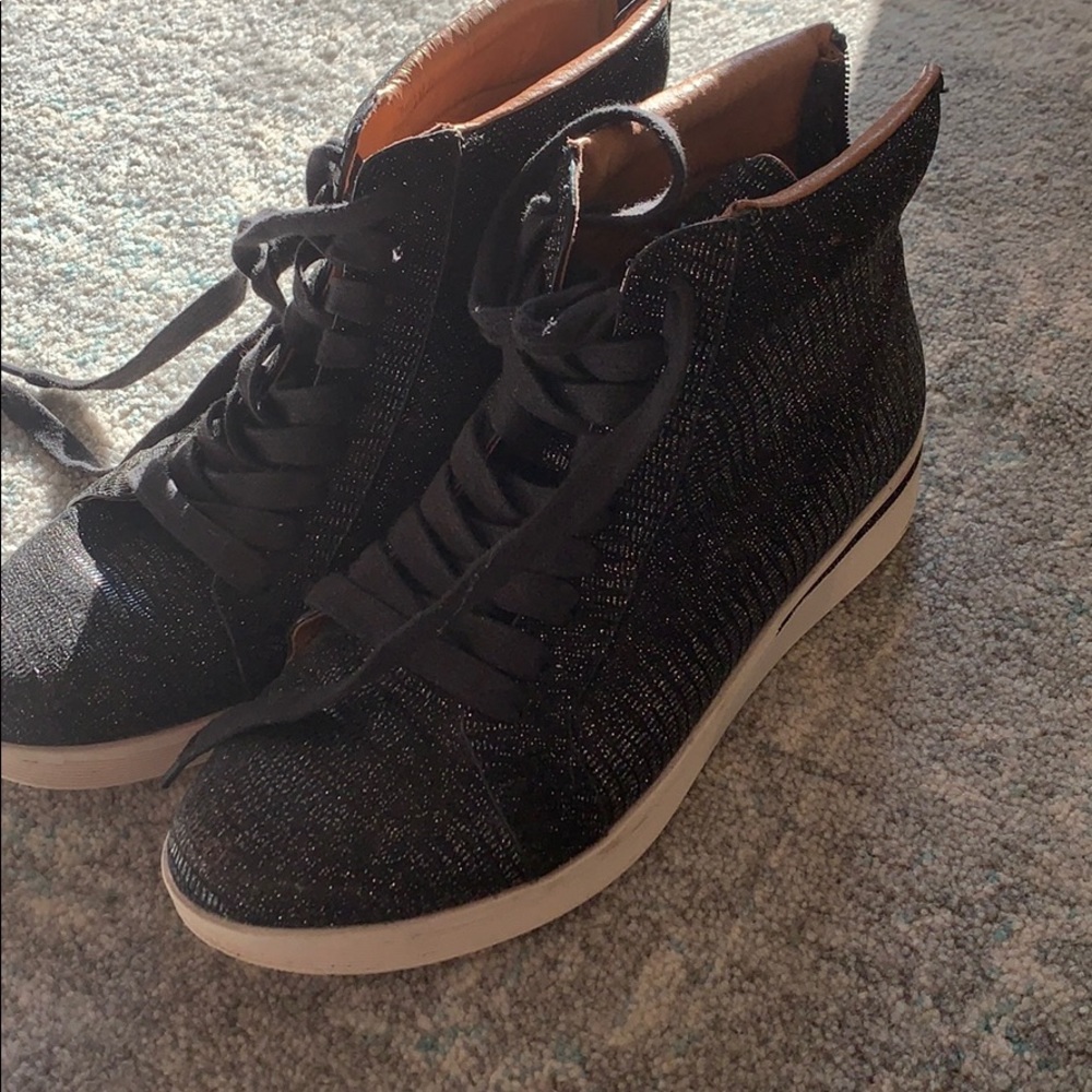 Gentle Souls Kenneth Cole black high tops